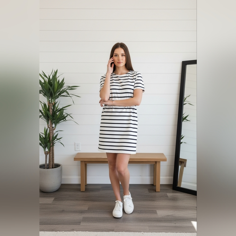 Old Navy Striped Black and White Dress Size S